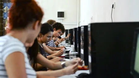 BACALAUREAT 2014. Absolvenții de clasa a XII-a susțin proba de competențe digitale