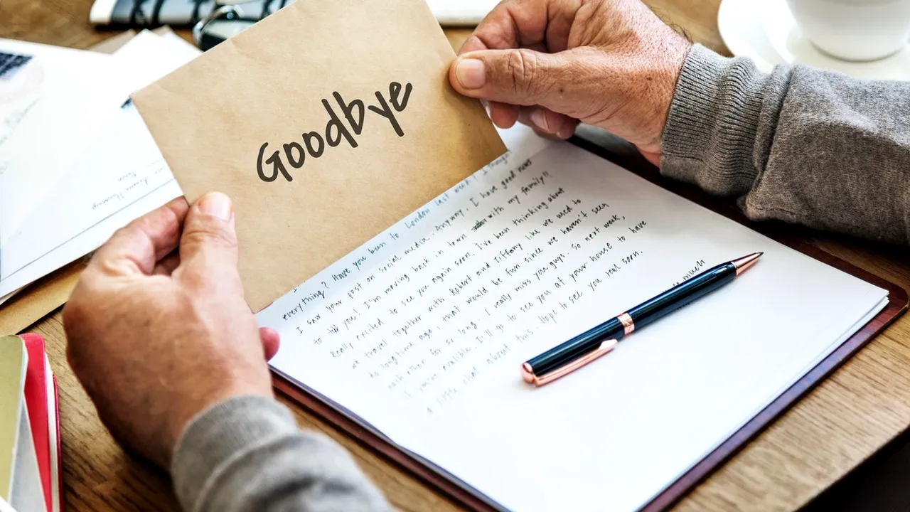 Ce a scris în biletul de adio tânăra polițistă din Brașov care s-a sinucis cu arma din dotare. S-a împușcat în cap după un schimb de mesaje cu soțul ei, care era plecat de acasă