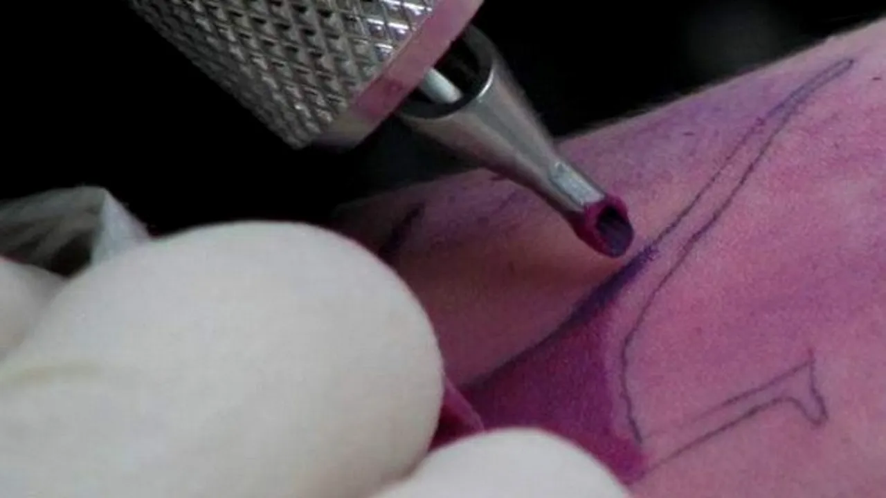 Ar putea fi cel mai ridicol tatuaj din lume