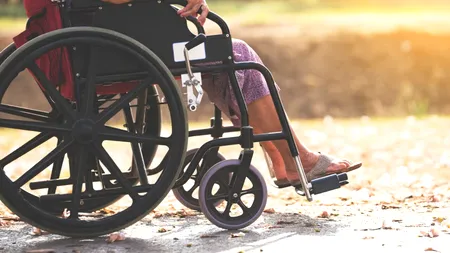Noile criterii pe baza cărora se va face încadrarea în gradele de invaliditate. Ce a decis Guvernul