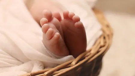 Cea mai tânără mamă din UK este o fetiță de 11 ani. Copila a rămas însărcinată la doar 10 ani