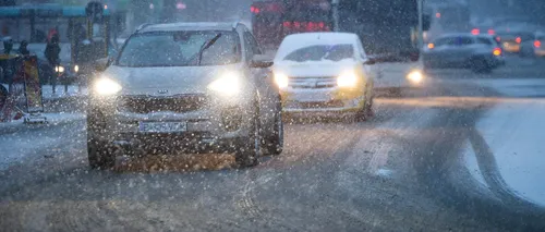 Ninge pe drumul spre Brașov. Avertisment pentru șoferi: Carosabil umed, risc de polei