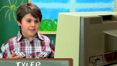 Cum reacționează câțiva copii care văd pentru prima dată un computer Apple vechi