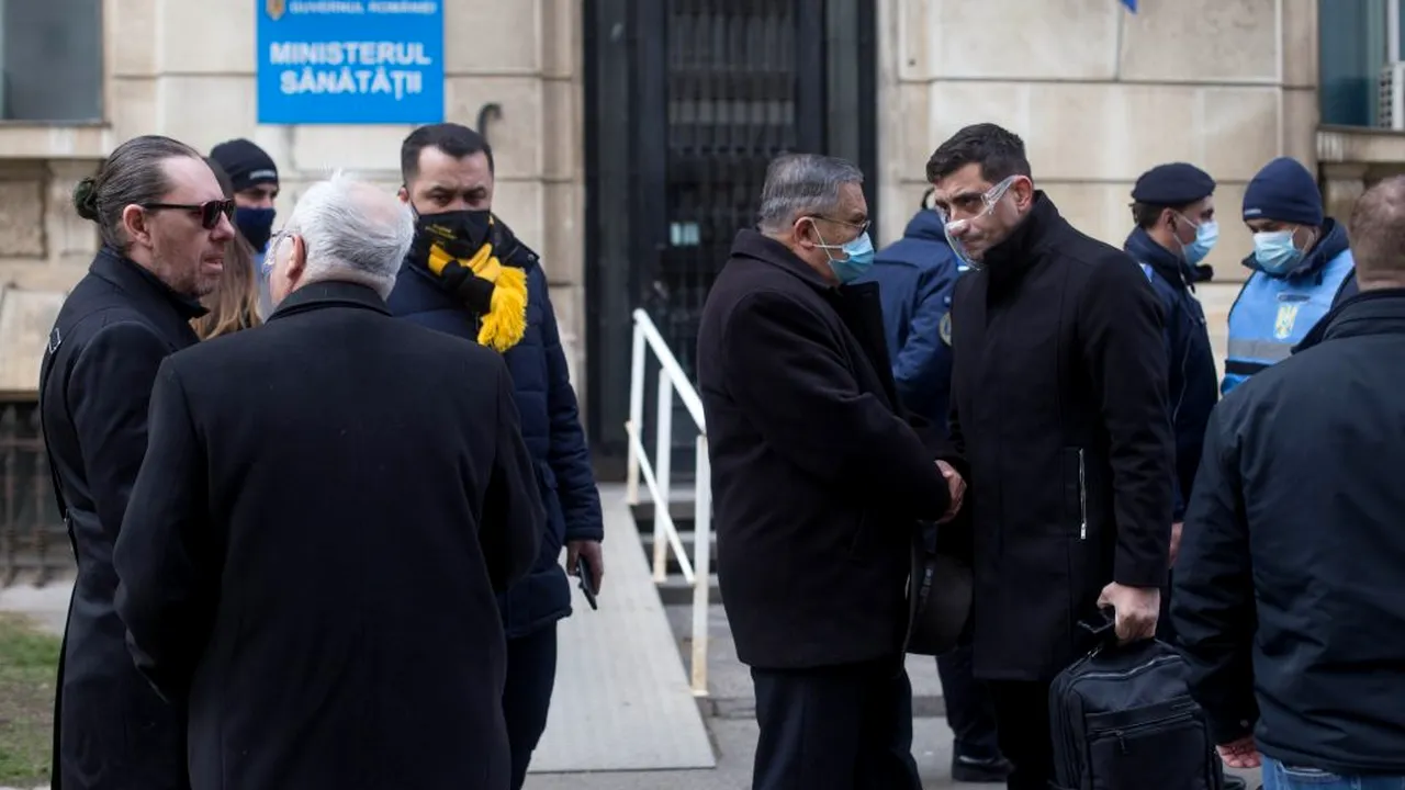 Parlamentarii AUR, opriți de jandarmi la Ministerul Sănătății! George Simion spune că a venit cu o „ofertă” pentru Vlad Voiculescu