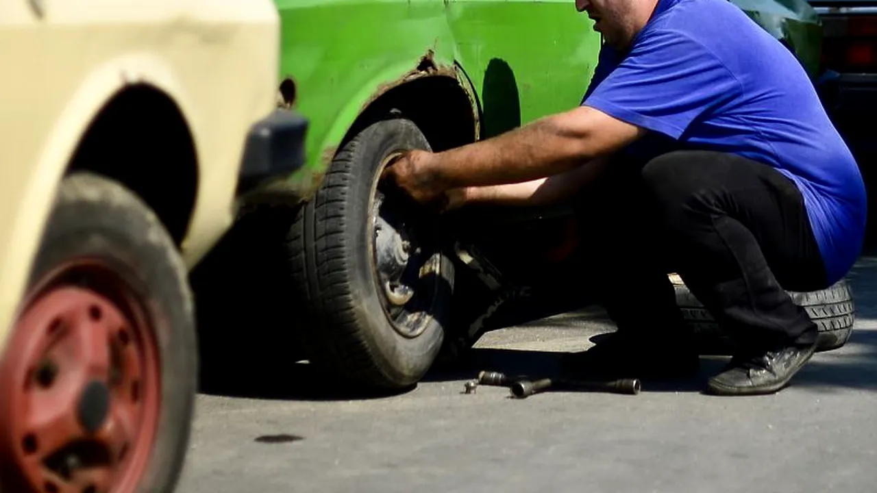 Patru bărbați reținuți după ce au înșelat mai mulți șoferi prin metoda 