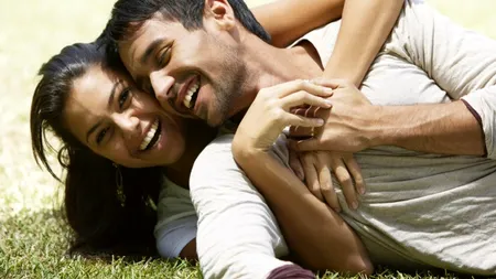 STUDIU. Un sfert dintre femei recunosc că mimează orgasmul. Ce spun bărbații