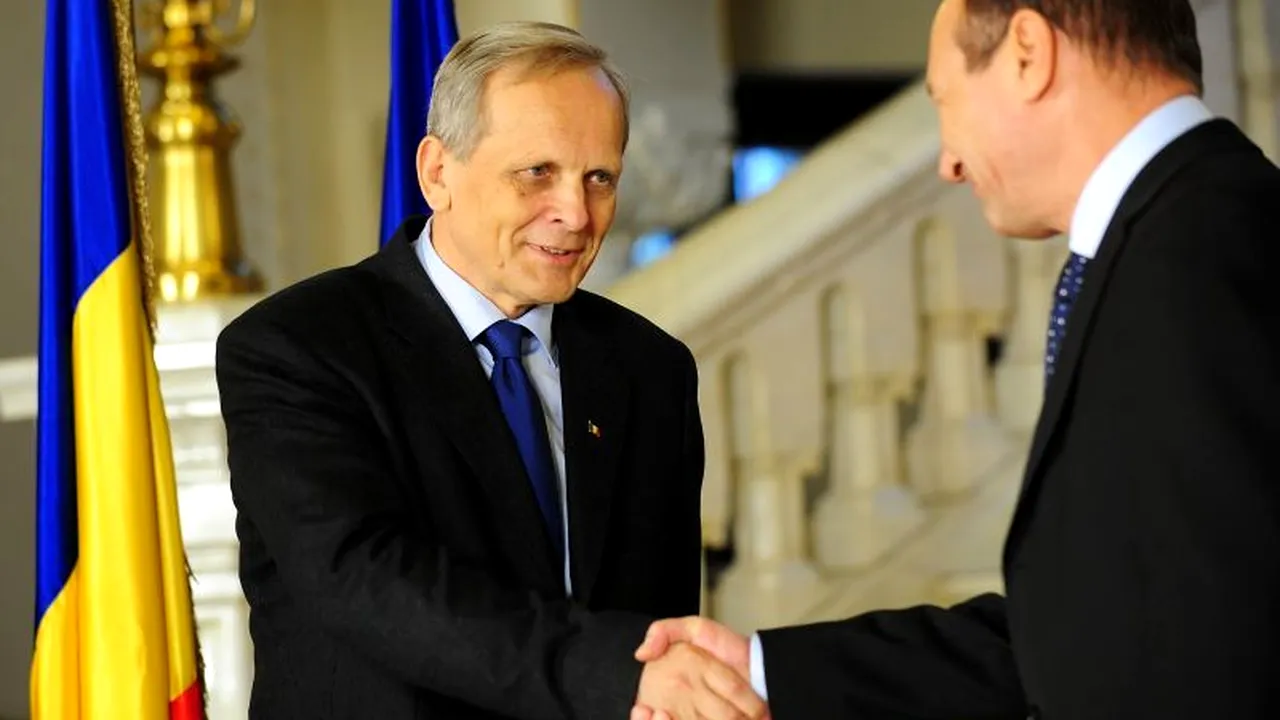 Stolojan: O demisie a lui Băsescu ar fi ultima cireașă pe un tort amar