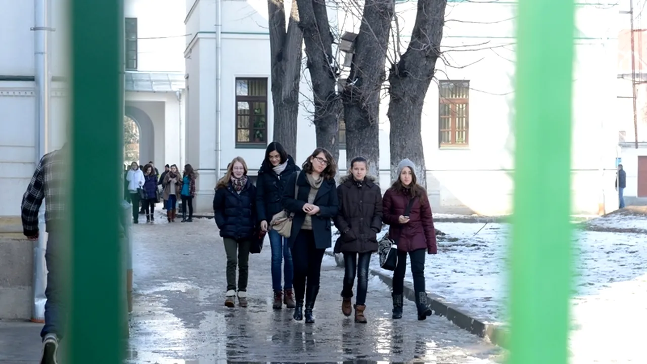 EVALUARE NAȚIONALĂ 2015. Elevii susțin luni simularea la ROMÂNĂ