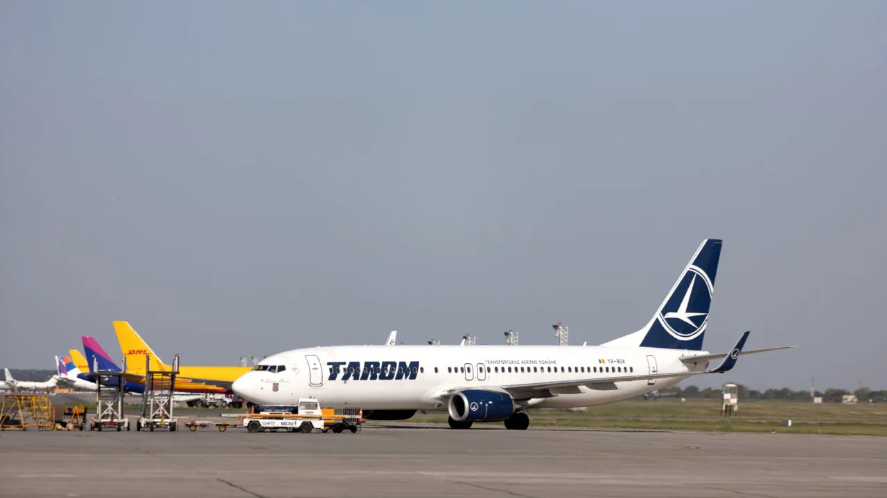 S-a lansat licitația pentru modernizarea Pistei 1 de decolare/aterizare a Aeroportului „Henri Coandă”. Contractul are o valoare de peste 100 mil. euro