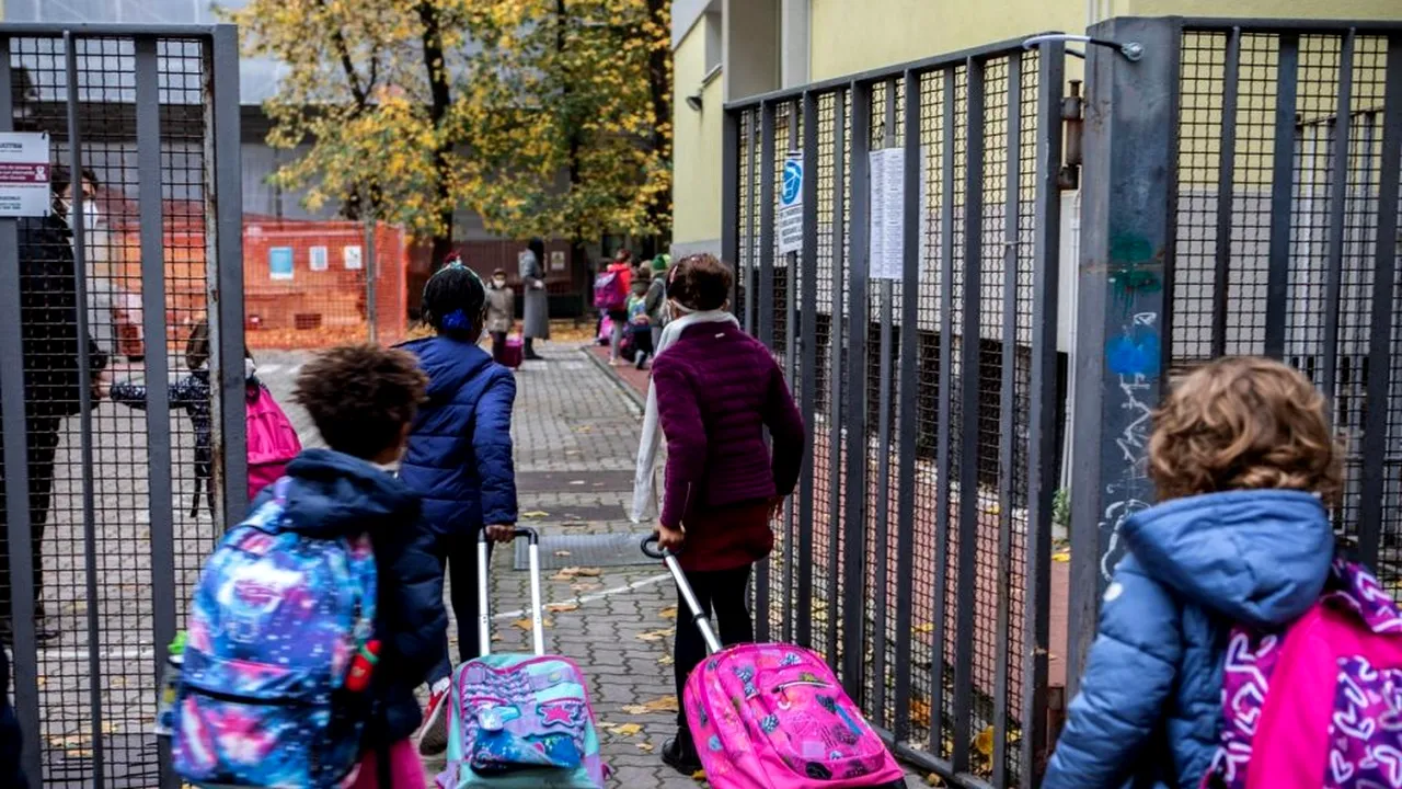 UDMR critică decizia Guvernului de a închide școlile: „Este greșită și pripită!”