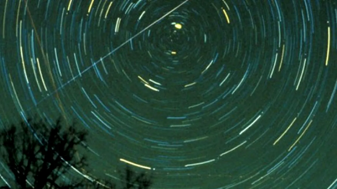 PERSEIDELE își fac apariția în AUGUST. Noaptea când vor putea fi observați din ROMÂNIA cei mai mulți meteori pe cer