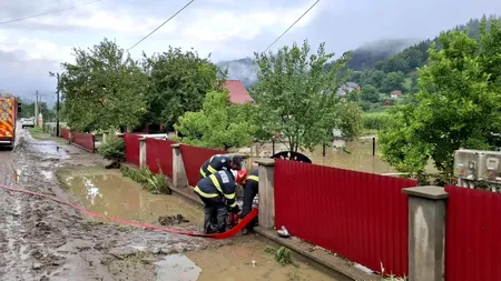 Maxim ISTORIC al nivelului râului Bistrița. Bilanțul disperării după viitură. 890 de persoane s-au autoevacuat / Cod Roșu hidrologic valabil până luni