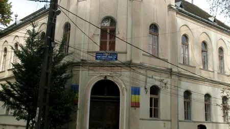 O profesoară de 36 de ani din Timiș, mesaje de dragoste pentru unul dintre elevii săi. Mama băiatului de 16 ani a dus dovezile la poliție. Cum arată profesoara de limba română