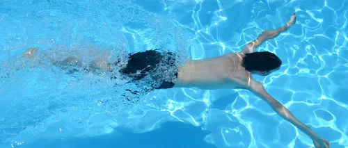 Tânăr de 21 de ani din Sibiu, în COMĂ profundă după ce a sărit în piscină, în timpul unei petreceri. Semnalul de alarmă tras de medici