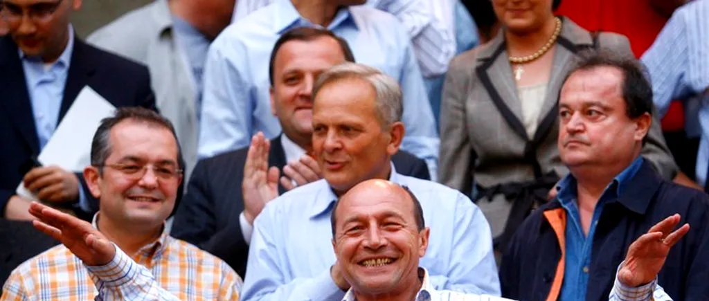 Cum îi face PDL campanie lui Traian Băsescu