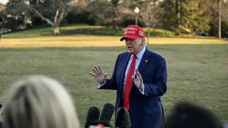 Trump vrea „pace imediată” în UCRAINA și critică atitudinea lui Zelenski /Președintele SUA afirmă că Putin este favorabil opririi războiului