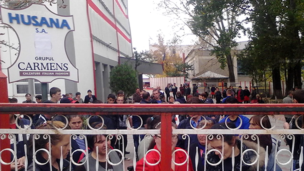 Protest la fabrica de încălțăminte Hușana SA: Am primit salariu și de 200 de lei pe lună