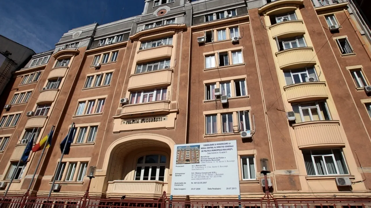 Un angajat al Poliției Capitalei a căzut de la nivelul etajului unu, în curtea instituției
