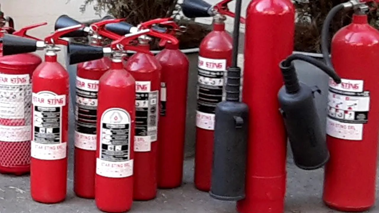 Conducerea firmei de artificii, interceptată când distrugea documente: 