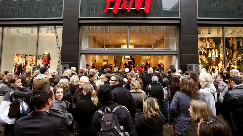 H&M anunță că închide mai multe magazine. Criză la celebrul producător de haine