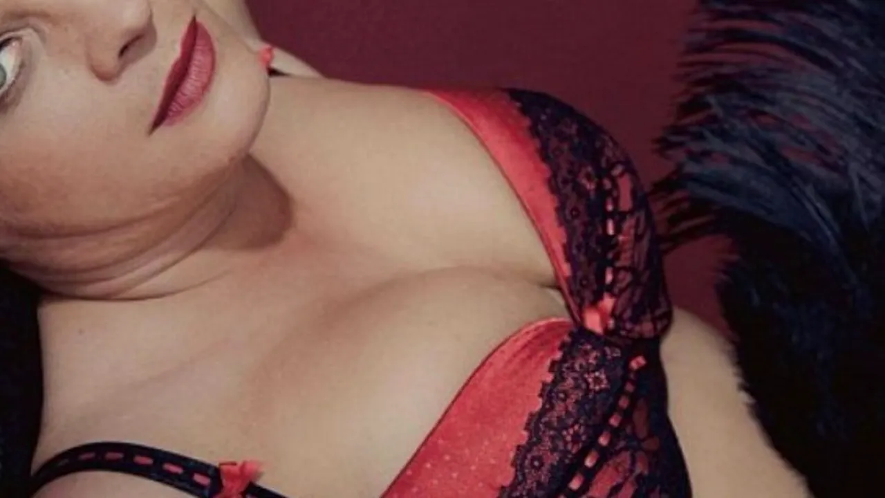 Pasiunea unei călărețe înfocate. Ce a făcut o prostituată de lux cu armăsarul 