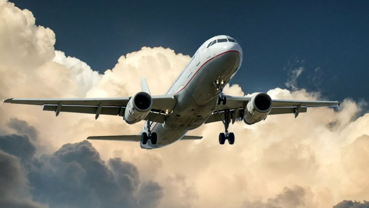 Nu a vrut să stea lângă o femeie în avion și a fost dat jos din aeronavă! Ceea ce a urmat e ireal!