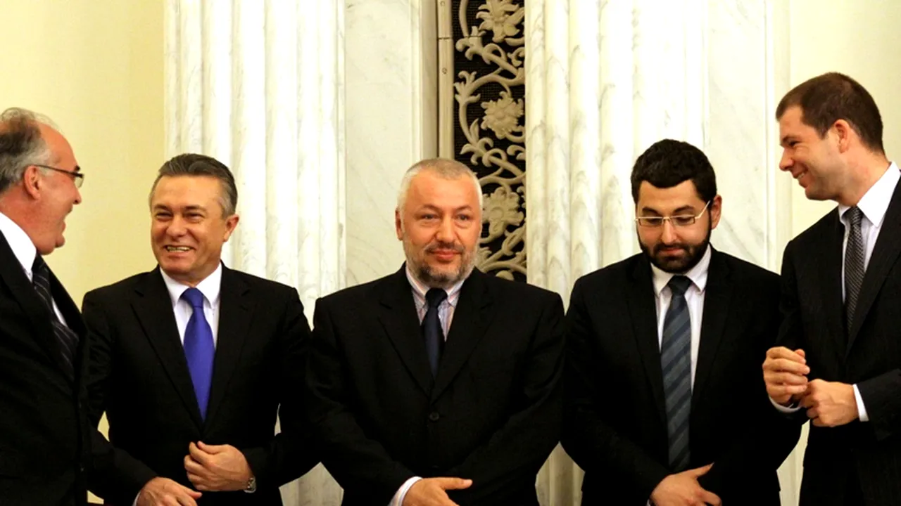 Veniturile suplimentare ale staff-ului lui Băsescu. Cine este consilierul-blogger plătit cu 28.000 de euro pe an