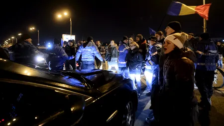 Deputat PSD, dosar penal după incidentele de la Parlament. Acesta este acuzat că ar fi vrut să dea cu mașina peste protestatari. Explicația parlamentarului