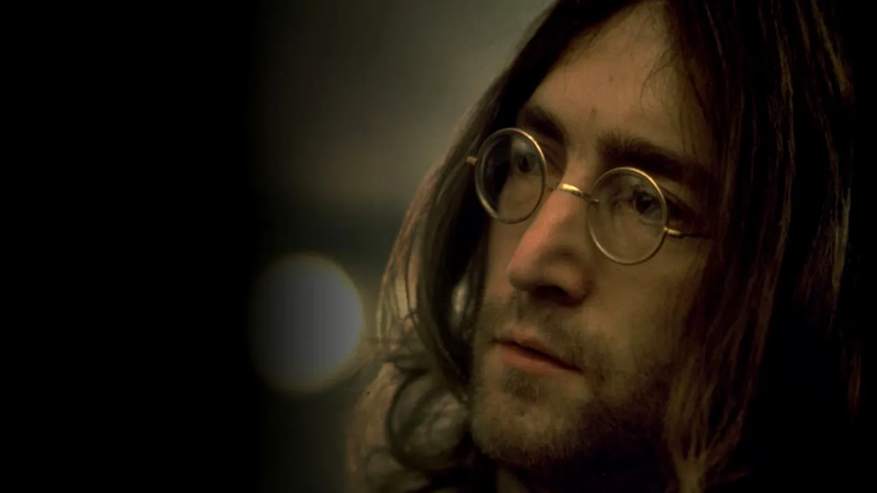 Microfonul folosit de John Lennon pentru înregistrarea albumului 