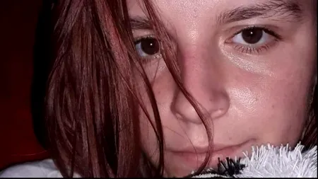 Cum își racolează traficanții de carne vie victimele. Mărturia zguduitoare a unei tinere: „Te umple de cicatrici și vânătăi, eventual ți se taie o mână și un picior și ajungi la cerșit” (EXCLUSIV)