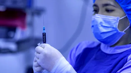 O companie farmaceutică face un vaccin 2 în 1, într-o singură doză. Va fi eficient împotriva Covid, dar și a gripei sezoniere