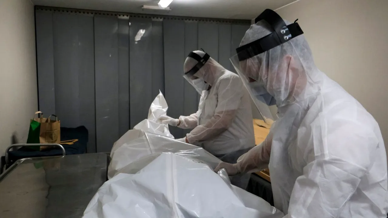 Tânăr de 23 de ani, parțial vaccinat, printre decesele asociate COVID înregistrate în ultimele 24 de ore