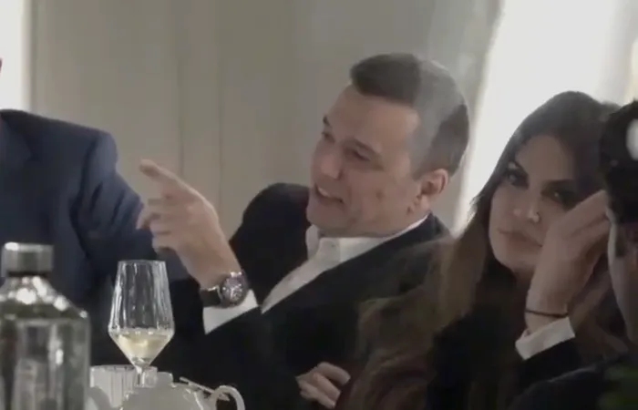 Sorin Grindeanu și Kimberly Guilfoyle - Foto: Captură video FlashPaparazzi
