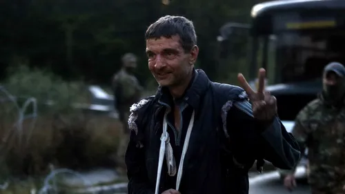 Imagini dramatice: Cum arată acum Mihail, luptătorul din Azovstal care a devenit simbol al rezistenței din Mariupol, după ce a fost eliberat de trupele ruse 