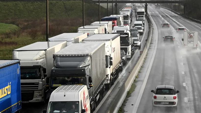 Oficial britanic: Londra colaborează cu alte state pentru a relua traficul între Marea Britanie și restul lumii