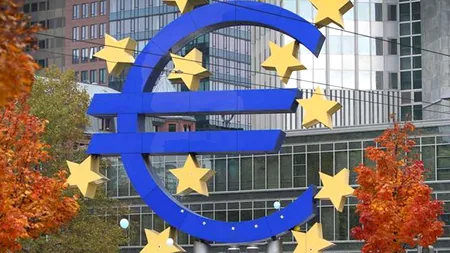 Euro a atins cel mai jos nivel din august 2012 față de dolar