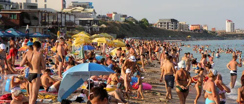 De ce au ajuns acești oameni să stea ca sardelele pe plajă. Proiectul de 170 de milioane de euro care le va permite turiștilor SĂ RESPIRE pe litoralul românesc