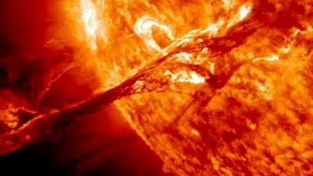 Două explozii solare, dintre care una foarte puternică, s-au produs în ultimele 24 de ore