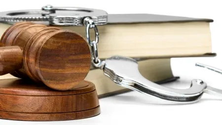 EXCLUSIV | Ce condamnare cu închisoarea primești dacă postezi pe Facebook imagini intime cu iubita! Decizie istorică în România!