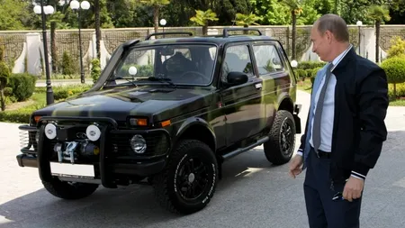 Rusia pompează bani în producătorii auto, afectați de criza economică. Analiști: sectorul nu va reveni pe creștere înainte de 2016