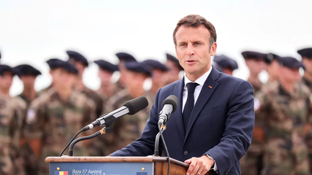 Partidul lui Emmanuel Macron va fuziona cu două formațiuni politice aliate mai mici și își schimbă numele