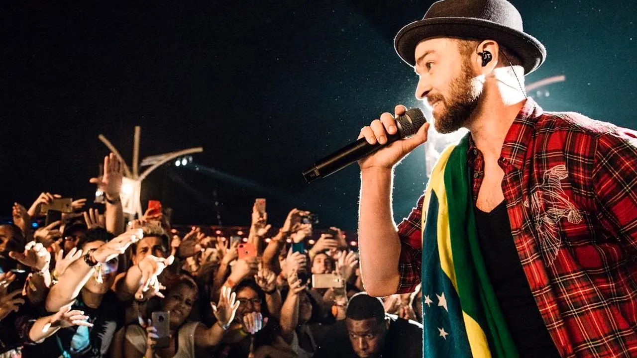 Cântărețul american Justin Timberlake va lansa o carte autobiografică