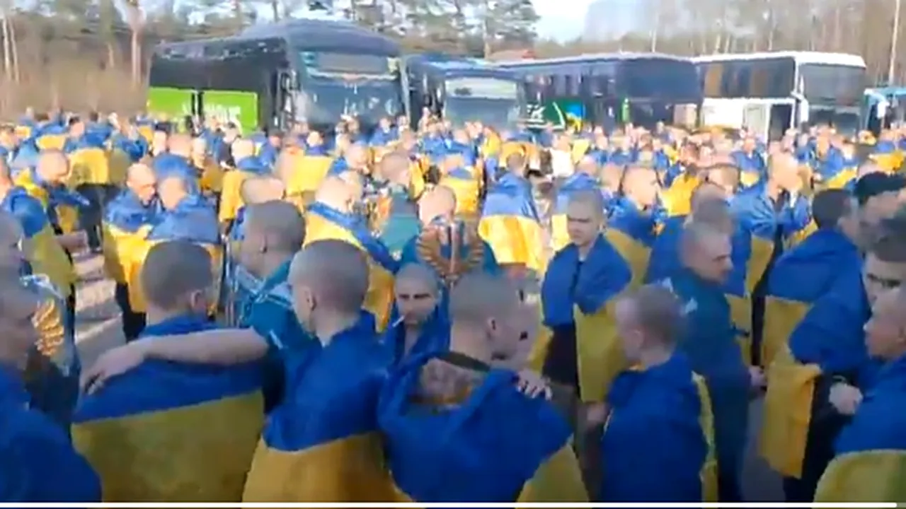 Schimb istoric de PRIZONIERI Rusia-Ucraina în ajunul Paștelui. Sute de combatanți ai Kievului s-au întors acasă