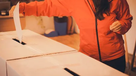 Süddeutsche Zeitung: Ușurare după alegerile din ROMÂNIA, în pofida tendințelor spre dreapta /Succesul naționaliștilor periclitează stabilitatea