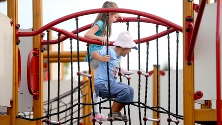 PATRU MOTIVE pentru care copiii devin neascultători. INTERVIU cu Jody Johnston Pawel, expert în  parenting