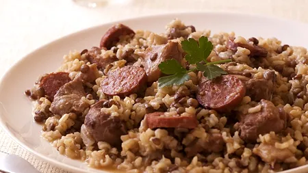 O femeie și-a UCIS iubitul, l-a GĂTIT și A SERVIT MÂNCAREA unor muncitori. Cum a fost DESCOPERITĂ crima 