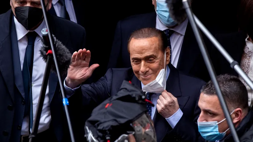 Silvio Berlusconi a fost externat. Fostul premier italian a părăsit spitalul evitând presa