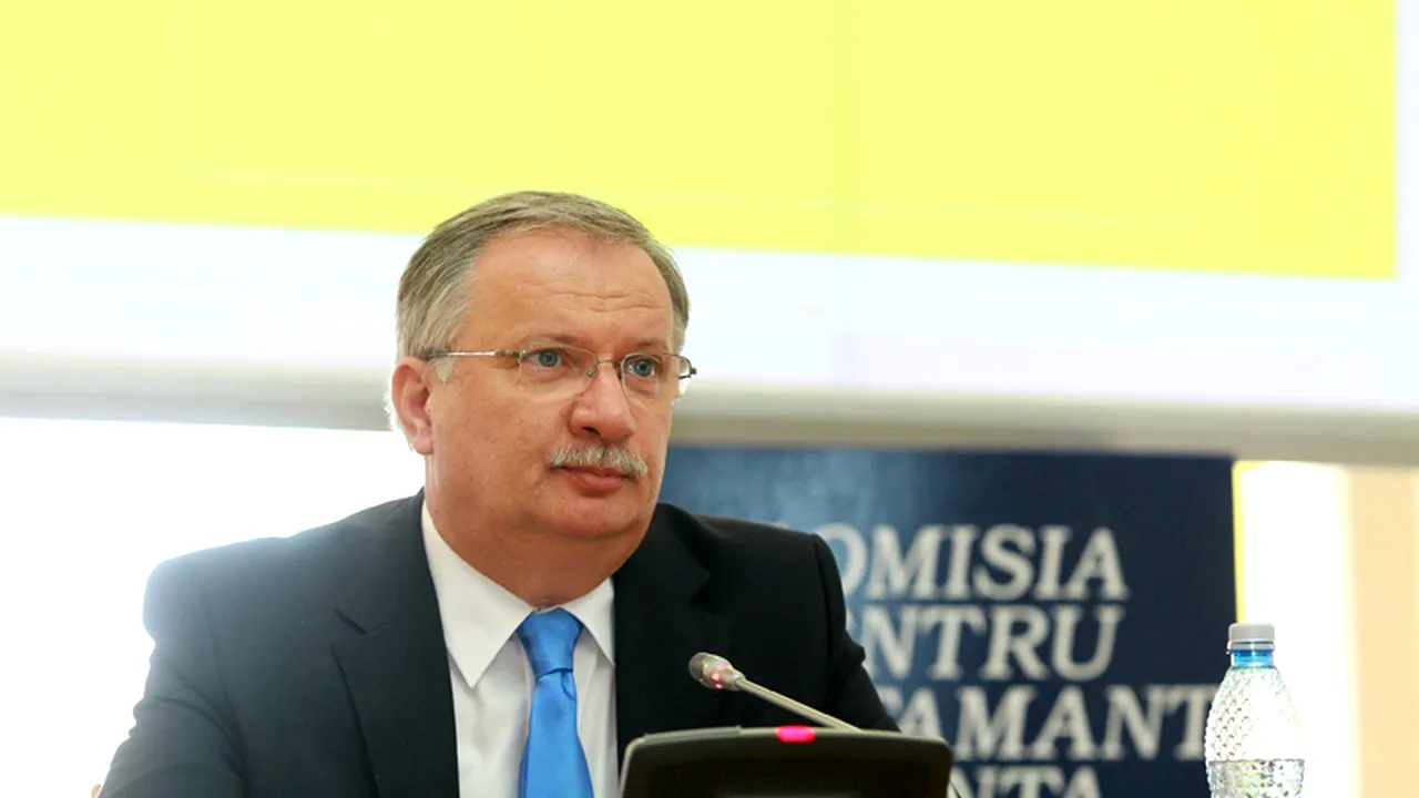 Ponta îi cere oficial președintelui Academiei să verifice acuzațiile de plagiat la adresa lui Mang