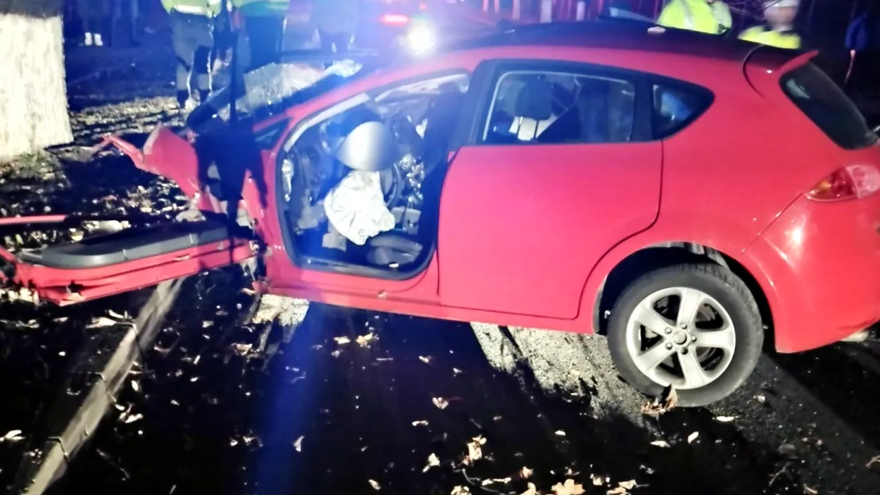 Accident mortal în Prahova! Un tânăr și-a pierdut viața după ce s-a izbit cu mașina de un copac