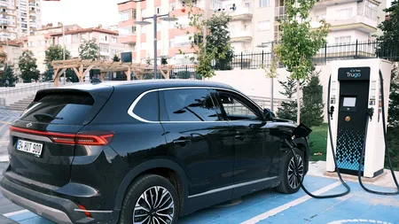 Interesul europenilor pentru autoturismele ELECTRICE este în scădere. Cât a crescut prețul la astfel de mașini în ultimii 4 ani